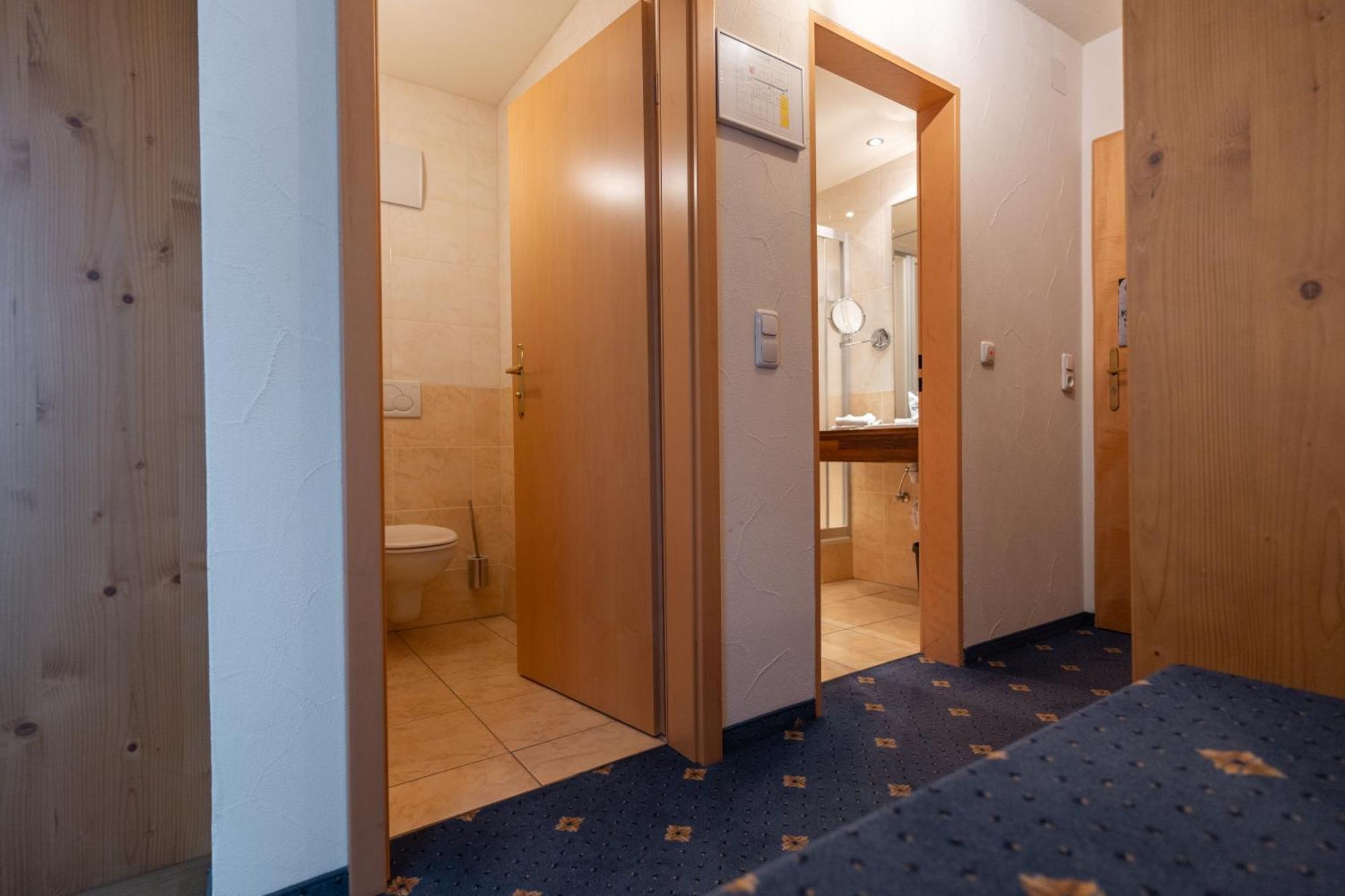 Haller'S Posthotel Riezlern Exteriör bild