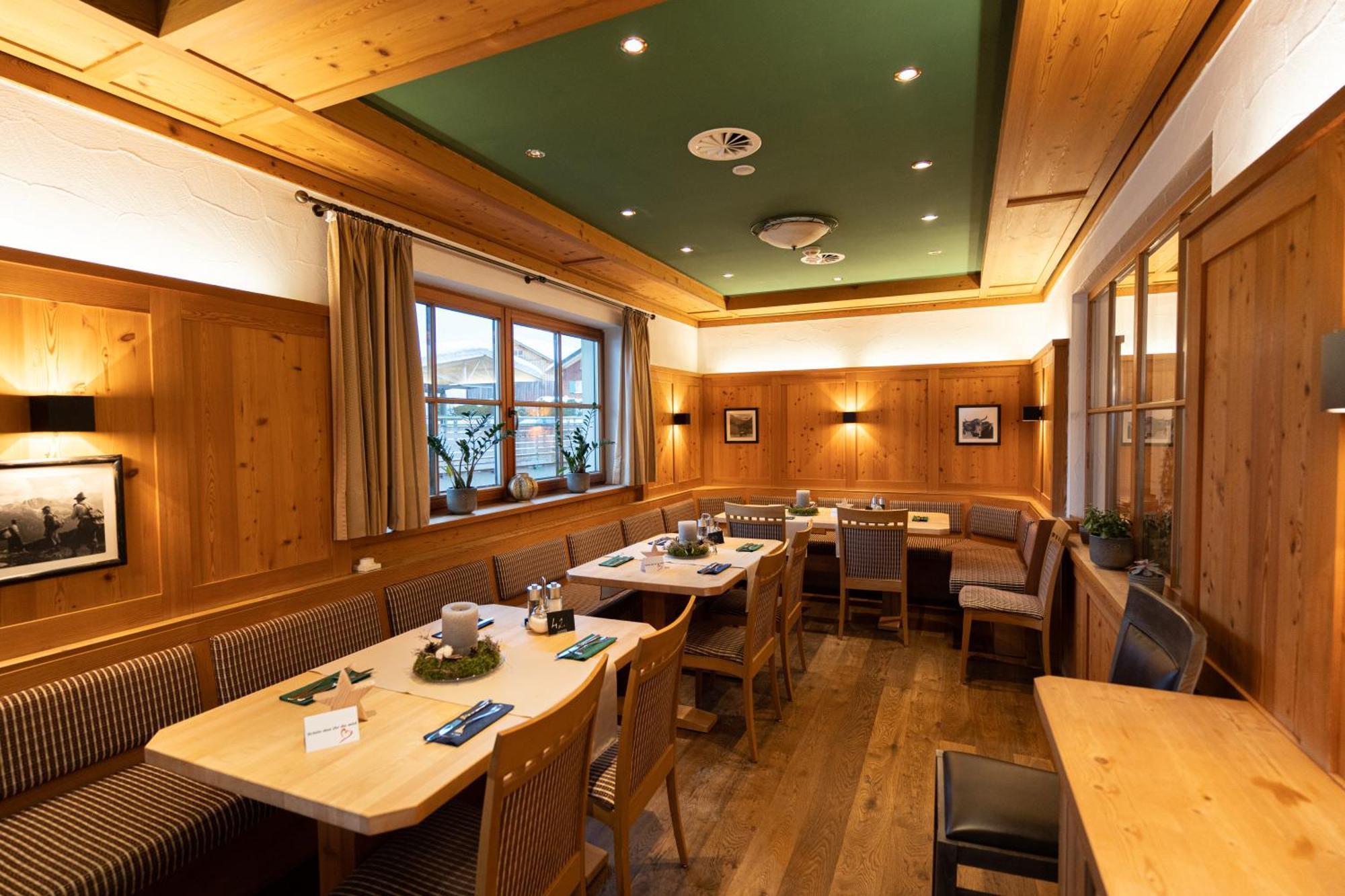 Haller'S Posthotel Riezlern Exteriör bild