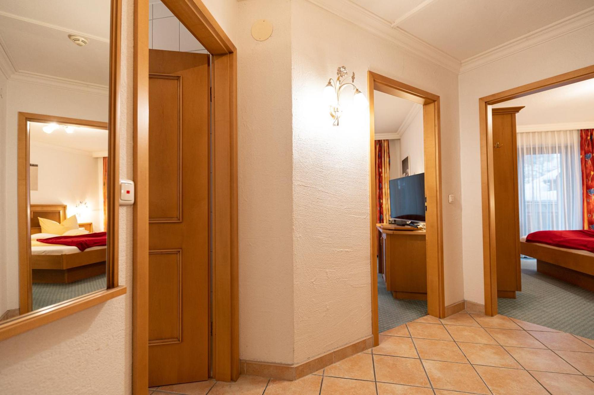 Haller'S Posthotel Riezlern Exteriör bild