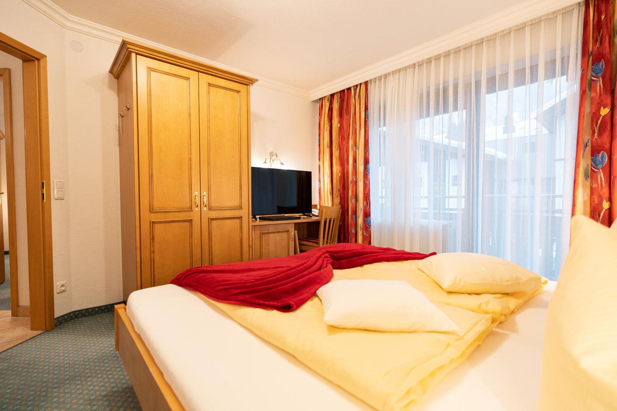 Haller'S Posthotel Riezlern Exteriör bild