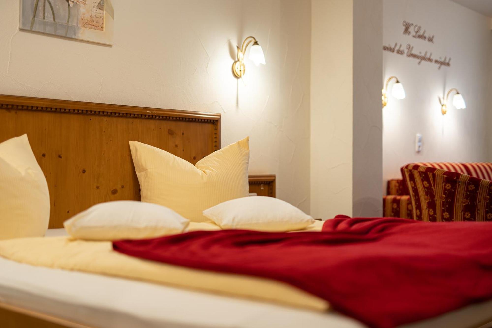 Haller'S Posthotel Riezlern Exteriör bild