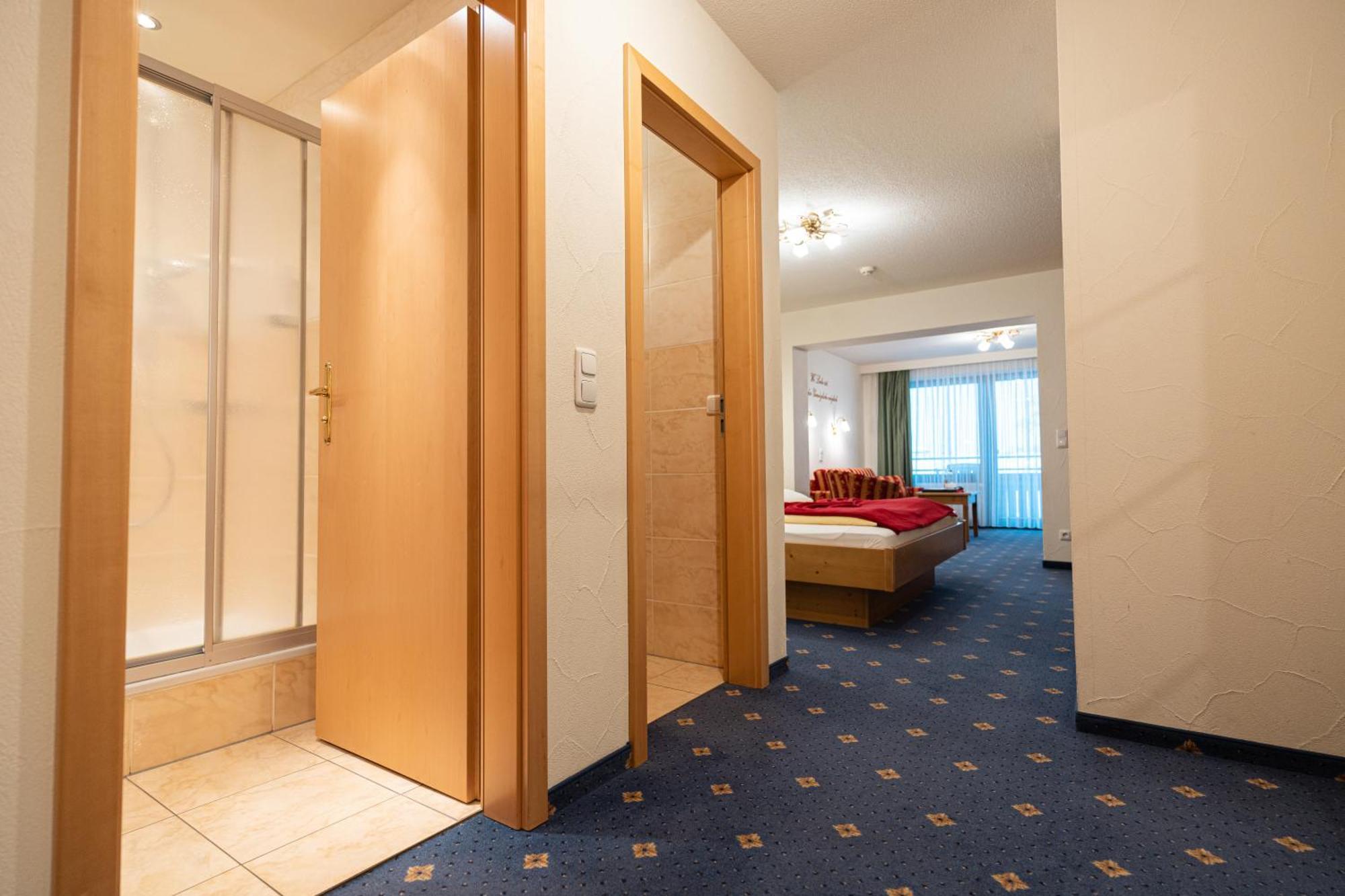 Haller'S Posthotel Riezlern Exteriör bild