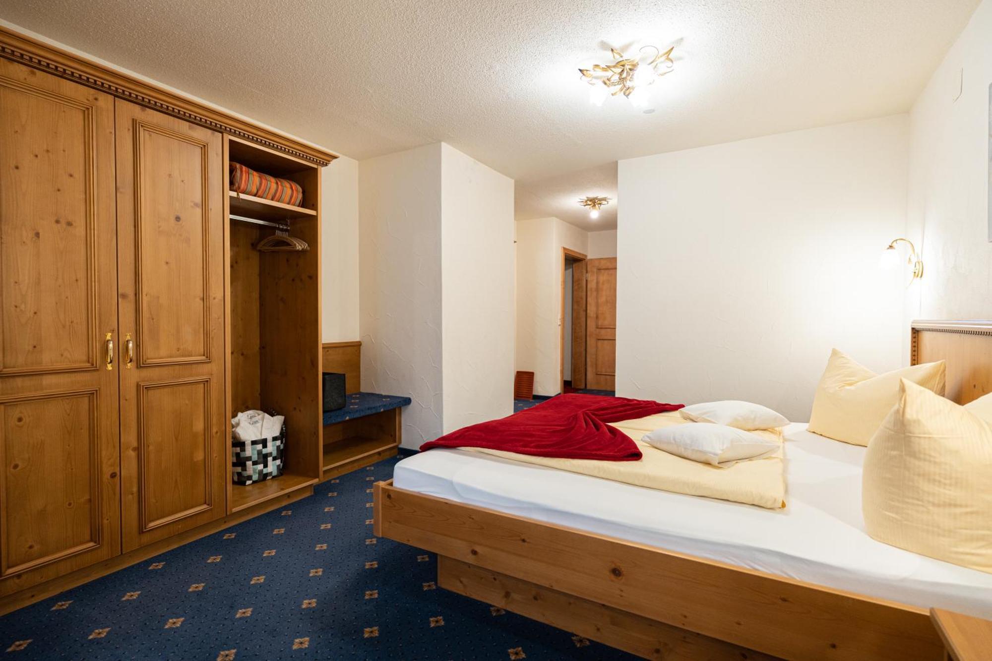 Haller'S Posthotel Riezlern Exteriör bild