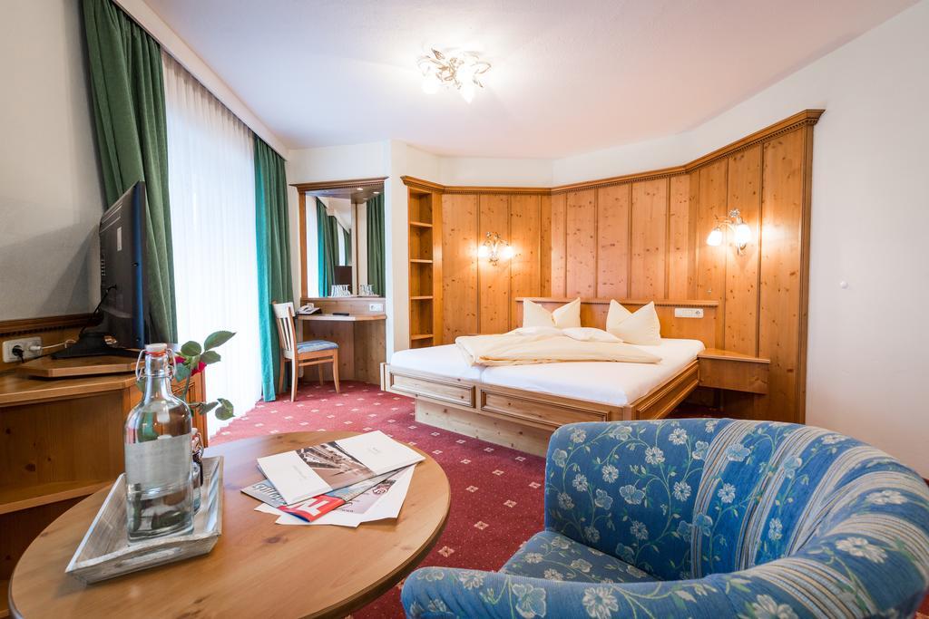 Haller'S Posthotel Riezlern Exteriör bild
